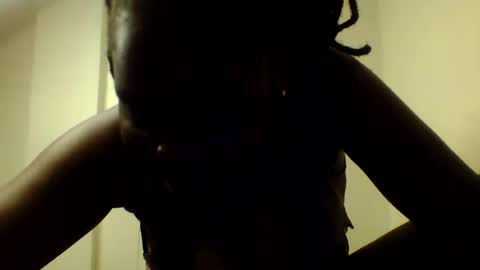 luciaresa online show from June 19, 2026, 8:51 am