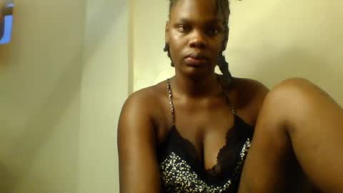 luciaresa online show from July 20, 2026, 3:32 am