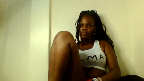 luciaresa online show from July 23, 2026, 1:52 am