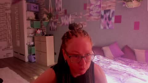 lucky_licky20 online show from June 6, 2026, 1:32 am