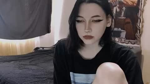 luckybastrad0677 online show from June 19, 2026, 12:31 pm