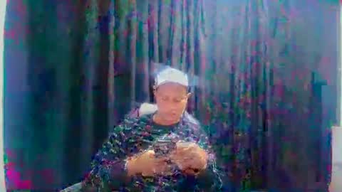 Snapshot of luigigomez_28 chatting on February 24, 2025, 3:23 am Luigigomez online show from February 24, 2025, 3:23 am
