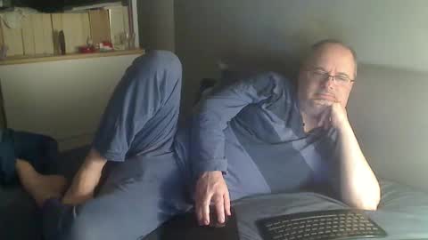 luke7634 online show from April 25, 2026, 9:45 pm