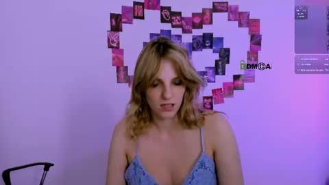luna_berryy online show from June 14, 2026, 2:24 am