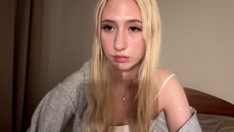 Alise online show from August 3, 2026, 6:11 pm