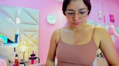 luna_hix online show from July 15, 2026, 12:10 pm