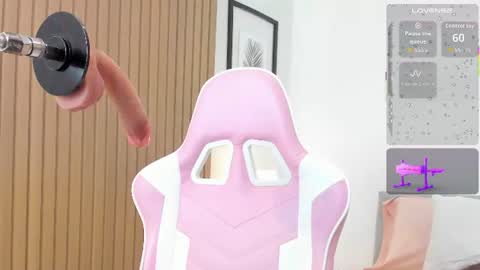 luna_kiss18 online show from August 3, 2026, 4:22 am