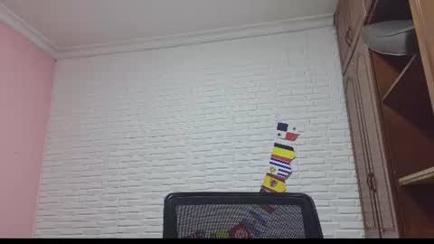 luna_rousse26 online show from July 15, 2026, 4:34 pm