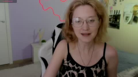 lunaterry online show from July 19, 2026, 6:17 am