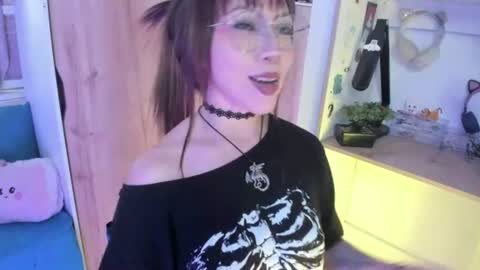 lunivyra online show from July 8, 2026, 4:22 pm