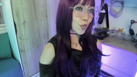 lunivyra online show from July 17, 2026, 5:29 pm