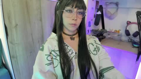 lunivyra online show from July 20, 2026, 5:15 pm