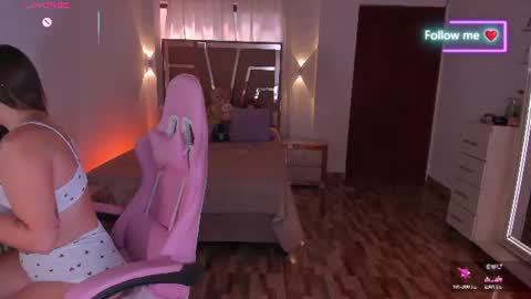 LUNA ROSE online show from July 7, 2026, 3:49 pm
