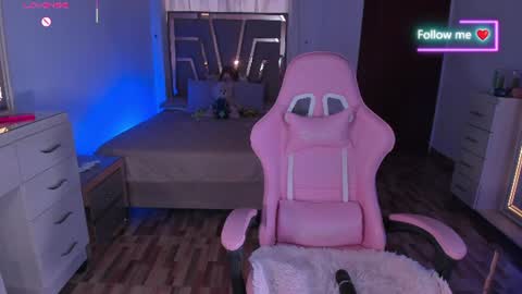 LUNA ROSE online show from July 8, 2026, 8:24 pm