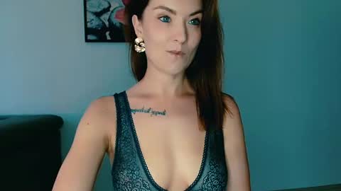 lustangel2 online show from June 16, 2026, 8:39 am