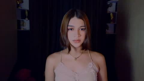 queen lux online show from May 7, 2026, 4:01 pm