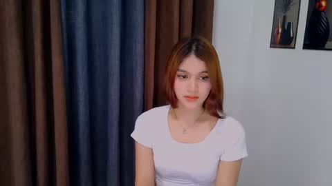 queen lux online show from June 12, 2026, 5:06 am