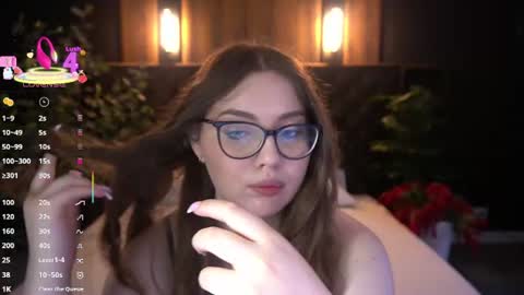 luxsopphia_ online show from July 27, 2026, 5:36 am
