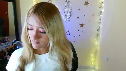 Snapshot of lya_ch chatting on August 2, 2026, 10:30 pm Call me Lia online show from August 2, 2026, 10:30 pm