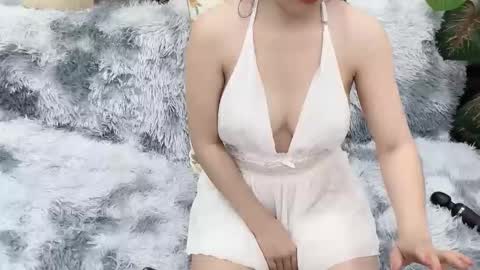 lyly_sweet97 online show from May 27, 2026, 12:18 am