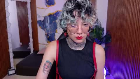 lyra_tay online show from July 26, 2026, 1:40 pm