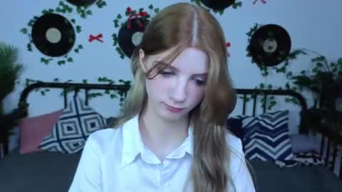 Snapshot of m1aforever chatting on July 8, 2026, 4:50 am catch me on tue 10am-5pm wed 3am-10am fri 3am-5pm sat 10am-5pm sun 10am-5pm online show from July 8, 2026, 4:50 am