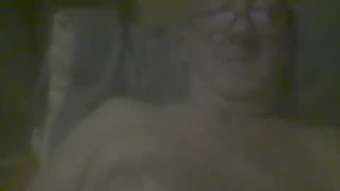macbewdekan25 online show from May 3, 2026, 4:02 pm