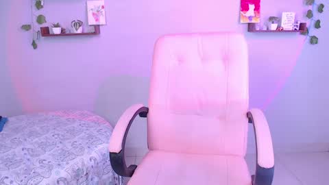 Macey Elliot Modelo Independiente online show from February 8, 2025, 7:05 pm