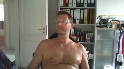 macfly67 online show from May 5, 2026, 5:32 pm