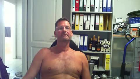 macfly67 online show from July 12, 2026, 2:41 pm