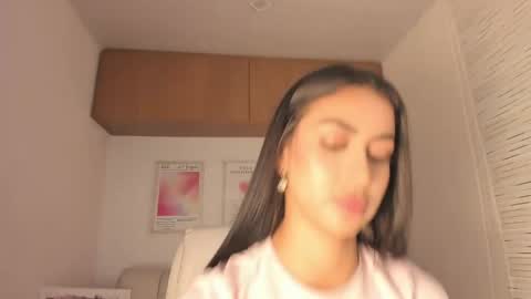 Snapshot of maddy_bronw chatting on May 4, 2026, 11:23 pm Maddy online show from May 4, 2026, 11:23 pm