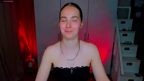 maddy_gate online show from June 19, 2026, 5:17 pm