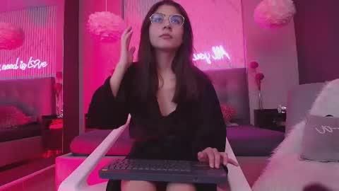 maddy_kind online show from July 4, 2026, 3:56 am