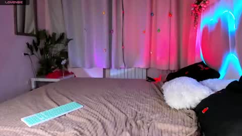 maddyfever online show from June 15, 2026, 1:35 pm