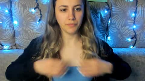 Maggie online show from April 26, 2026, 1:03 am