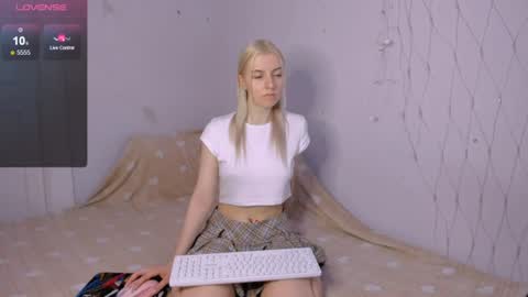 Your kitty online show from June 25, 2026, 4:22 pm