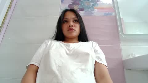 Snapshot of makulato chatting on June 2, 2026, 3:58 pm Maya online show from June 2, 2026, 3:58 pm
