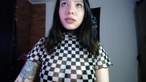 Snapshot of maliceinwonderland25 chatting on July 23, 2026, 1:58 am Alice Asylum online show from July 23, 2026, 1:58 am