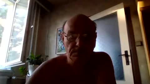 manes5858 online show from June 18, 2026, 4:13 am