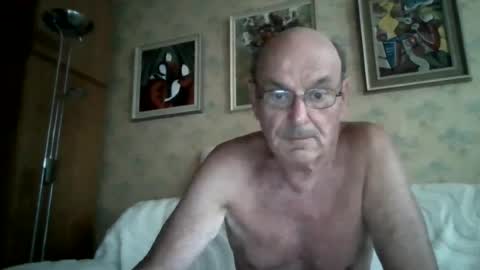 manes5858 online show from June 20, 2026, 4:21 pm