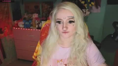 Snapshot of manuela_unicorn chatting on July 1, 2026, 3:45 pm Manuela online show from July 1, 2026, 3:45 pm