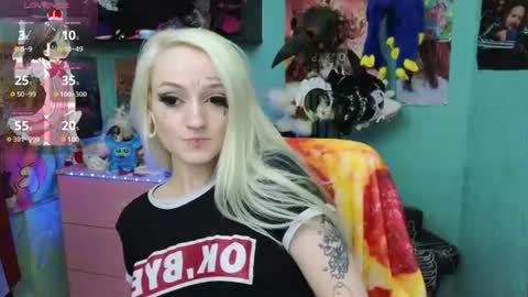 Snapshot of manuela_unicorn chatting on July 3, 2026, 8:37 pm Manuela online show from July 3, 2026, 8:37 pm