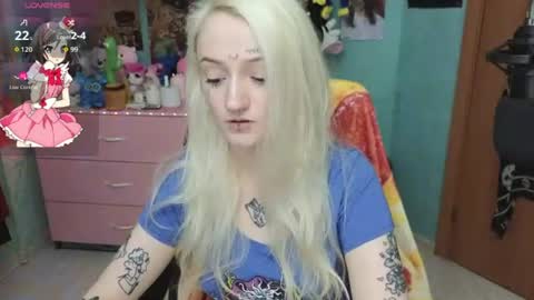 Snapshot of manuela_unicorn chatting on July 10, 2026, 6:10 pm Manuela online show from July 10, 2026, 6:10 pm
