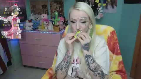 Snapshot of manuela_unicorn chatting on July 14, 2026, 5:51 pm Manuela online show from July 14, 2026, 5:51 pm