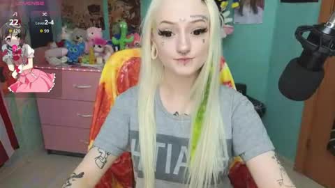 Snapshot of manuela_unicorn chatting on July 16, 2026, 7:53 pm Manuela online show from July 16, 2026, 7:53 pm