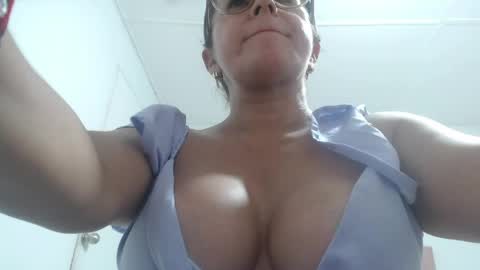 mariska_69 online show from June 5, 2026, 1:45 am