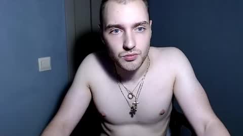 Snapshot of markvenom1 chatting on July 9, 2026, 1:31 am Mark online show from July 9, 2026, 1:31 am