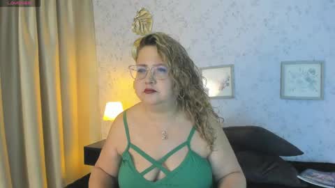 Snapshot of martinacurvy_ chatting on May 26, 2026, 10:44 am Martina Caicedo online show from May 26, 2026, 10:44 am