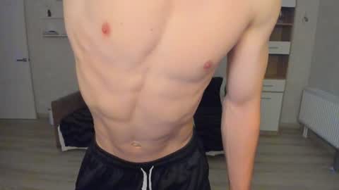 max_foks_ online show from July 27, 2026, 4:03 pm