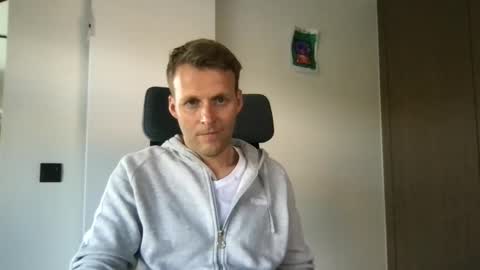 Max take off clothes online show from May 18, 2026, 5:52 pm